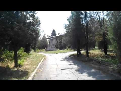 Видео: Прогулки по Селидово. Старый колодец. Самолет.