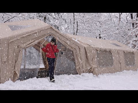 Видео: 3-комнатная надувная палатка в сильный снегопад. Лучше, чем дома. Кемпинг АСМР