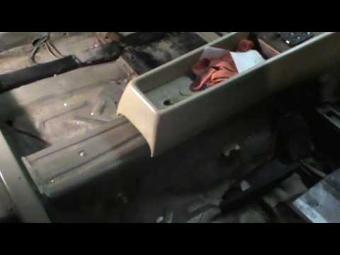 Видео: Ремонт мерседес w124 разборка салона