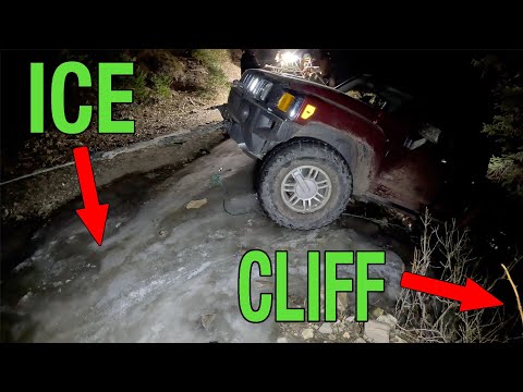 Видео: Ледяная дорога стала причиной аварии