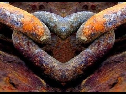 Видео: Нужны ли женщинам серьезные отношения?