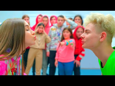 Видео: ИЗЈАВА ЉУБАВИ 💖 Кога ће Дијана изабрати на Дан заљубљених? Тинејџерска серија Диана Схов