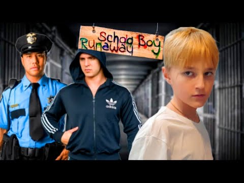 Видео: ПОЛИЦЕЙСКИЙ НАШЁЛ ПРЕСТУПНИКА КОТОРЫЙ МЕНЯ ПОДСТАВИЛ В SCHOOLBOY RUNAWAY В МАЙНКРАФТ!