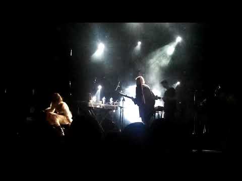 Видео: Я ВЫБЬЮ ОКНА, СЛОМАЮ ДВЕРИ...