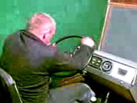 Видео: Инструктор по вождению жжет.3gp