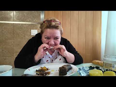 Видео: МУКБАНГ 🍽 РУССКИЙ ОБЕД, КОПЧЁНАЯ РЫБА С КАРТОШКОЙ MUKBANG🍴smoked fish and potatoes