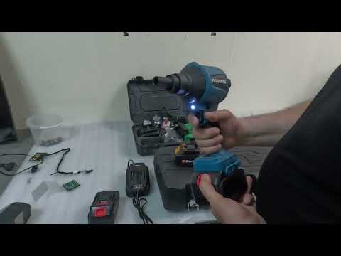 Видео: Перфоратор аккумуляторный Bort BHD-21Li-BL