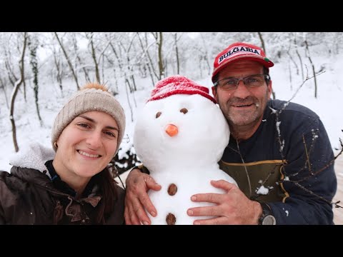 Видео: ЖИВОТ НА СЕЛО: Зимни забавления ❄️ + Как се става майстор? 😄