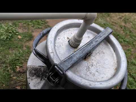 Видео: Паровая воскотопка из подручных средств. Дезинфекция рамок. Полный обзор