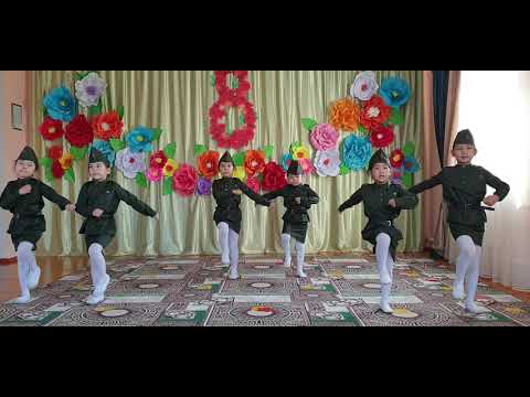 Видео: Красивый Танец на 23 февраля Катюша