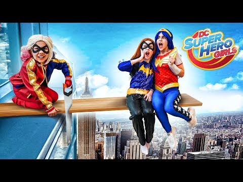 Видео: РЕМОНТ В ШКОЛЕ СУПЕРГЕРОЕВ! ХАРЛИ КВИНН РАЗЫГРАЛА ОДНОКЛАССНИКОВ!