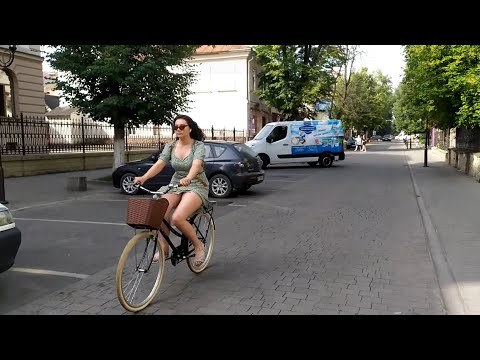 Видео: Івано-Франківськ: вулицею Шевченка в парк імені Шевченка 14 липня 2021 р.