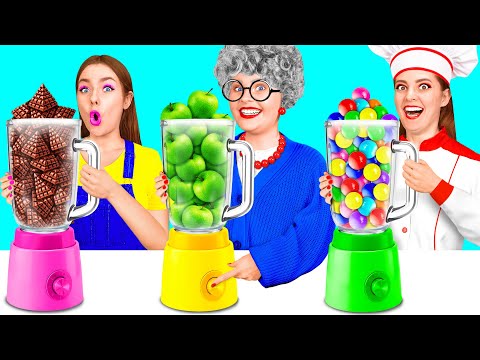 Видео: Кулинарный Челлендж: Я против Бабушки | Кулинарная битва с Секретными Гаджетами RaPaPa Challenge