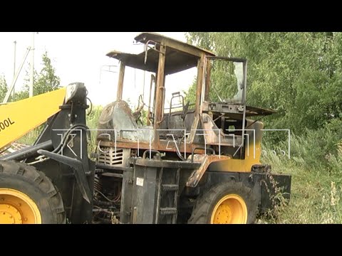 Видео: Сельхозтехника бизнесмена, который травил фермеров собаками и пытался наехать на автомобиле, сожжена