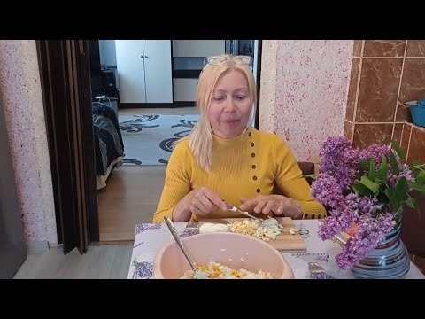 Видео: Кошка нашлась!На огороде выходит бурьян ,а что посадила не видно🧐