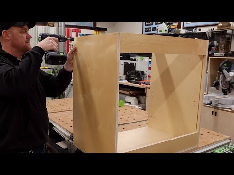 Видео: ПРЕКРАТИТЕ загромождать шкафы