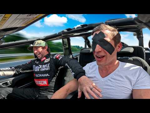 Видео: Фокусник напугал величайшего водителя в мире