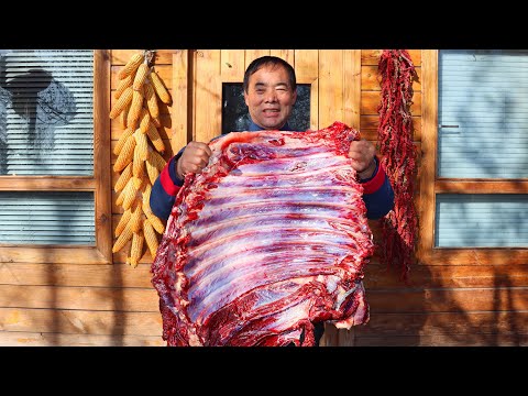 Видео: Огромные ребра осла, жареные в горячем масле! Вкус как "драконий мясо"! | Дядя Гурман из деревни
