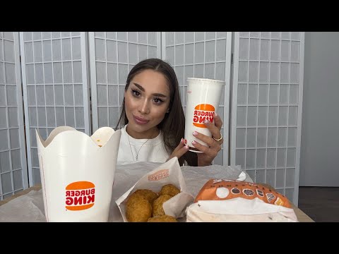 Видео: Мукбанг/ Едим и болтаем♥️ отвечаю на Ваши вопросы🍔🍟