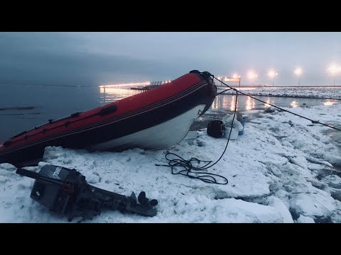 Видео: Рыбалка Зимой 2021. Ловля Корюшки с Лодки. Финский Залив.