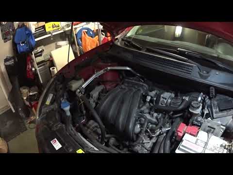 Видео: Nissan Qashqai J10 - Замена тормозной жидкости