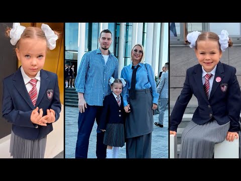 Видео: Моя Первоклашка! Лера Кудрявцева отвела дочку Марию в первый класс
