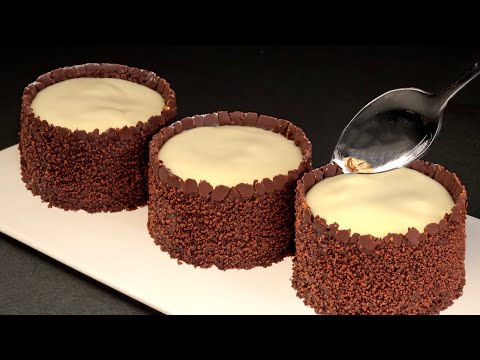 Видео: Десерт за 5 минут, лучший, что я когда-либо ела! Очень вкусно, не требует выпечки.