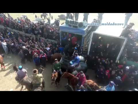Видео: Жанка ағамызға рулас ағайындардан автокөлік сыйға тартылған сәті.Баршамызға жұғысты болсын.