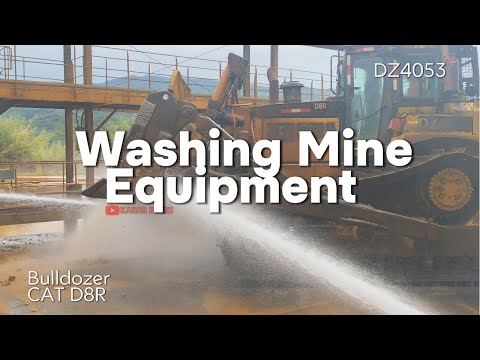 Видео: Мытье тяжелого горнодобывающего оборудования стало проще. Бульдозер CAT D8R