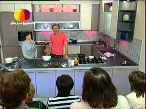 Видео: Торт с вареной сгущенкой и персиками