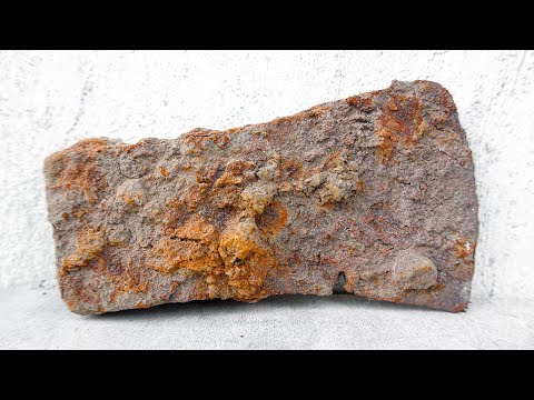 Видео: Реставрация Топора - Просто КУСОК РЖАВЧИНЫ