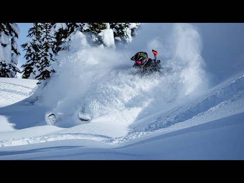 Видео: Безумный шторм бушует в Ревелстоке