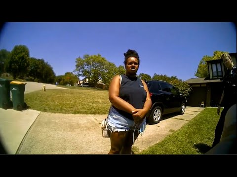 Видео: Полиция наконец-то спасла 12-летнего мальчика от его токсичной матери после 6 лет ада