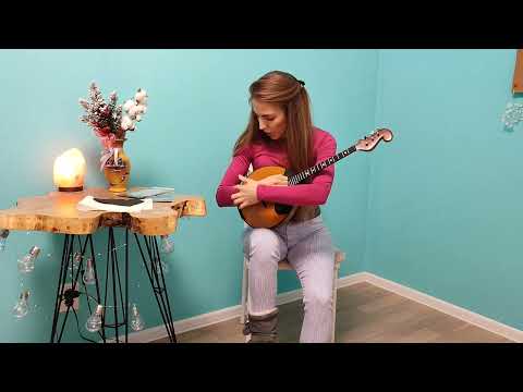 Видео: Постановка правой руки домриста. Начало работы с медиатором.