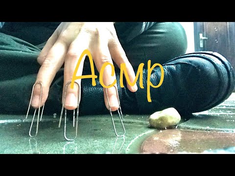Видео: Асмр на улице / неуютная погода скрэтчинг тапинг плюс звуки камня :)