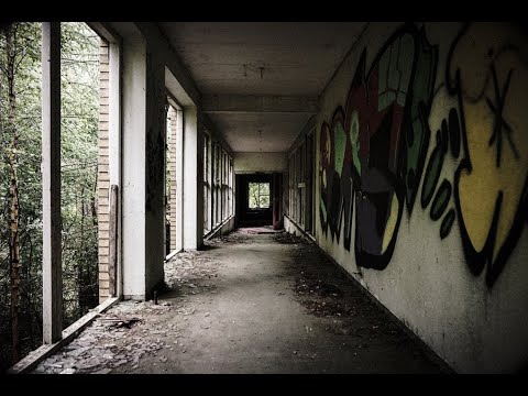 Видео: Исследуя жуткий заброшенный офис, затерянный во времени