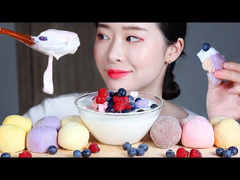 Видео: Замороженный Моти Рисовый пирог Йогурт ASMR Mukbang Eating Show