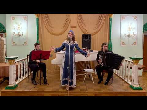 Видео: "А лес стоит загадочный" поёт Юлия Борисевич