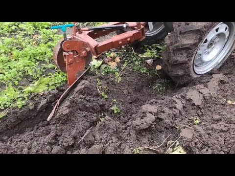 Видео: Оремо город мотоблоком. Як працює плуг