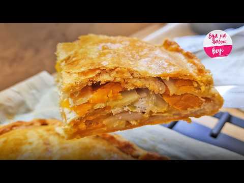 Видео: Не жду — сразу пеку! Ленивый слоёный пирог с курицей, картошкой и тыквой — начинка шик!