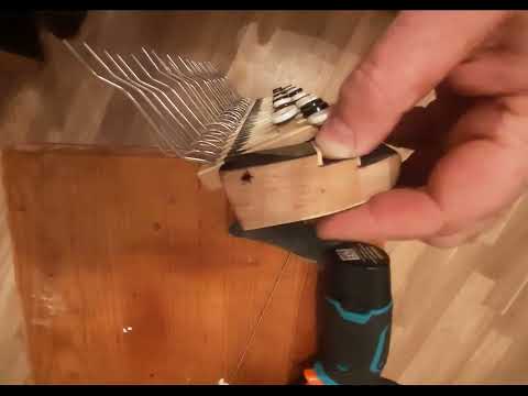 Видео: Ремонт баяна  Как извлечь из грифа обломанную спицу