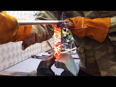 Видео: 22 Ковка клинка из закрученного дамаска
