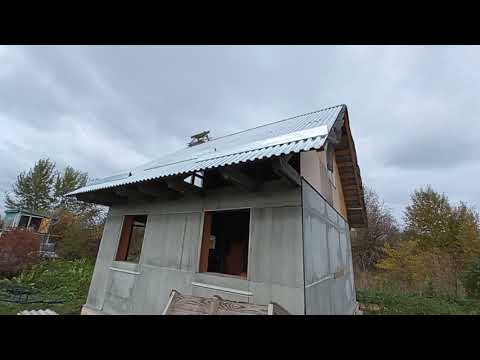 Видео: Вставили окна в мансарде, дверь, подготовка к зиме.