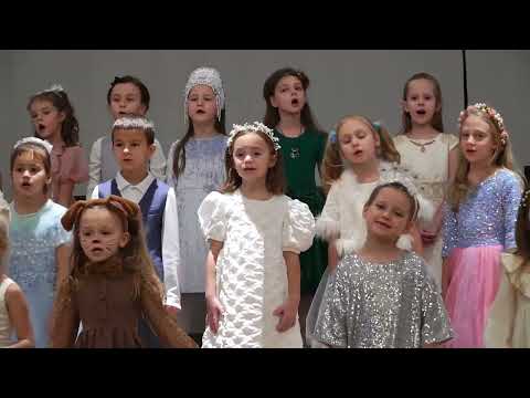 Видео: 2024.12.2 Новогодний концерт дошкольного хора "Ручеёк"