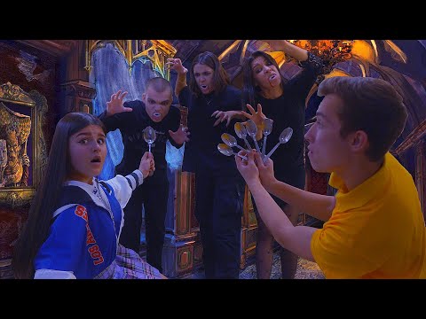 Видео: История ВАМПИРОВ *часть 6* СЕРЕБРЯНАЯ ЛОЖКА vampire story