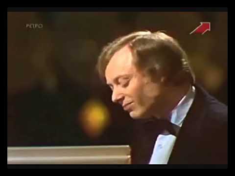 Видео: Леонид Чижик "Love Is Here To Stay" (Голубой Огонек 82)