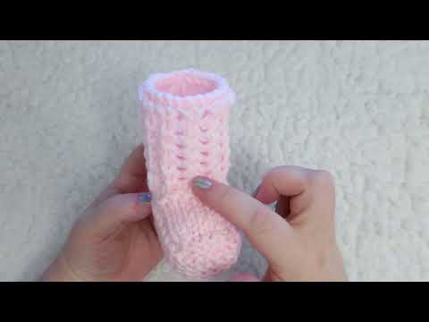 Видео: Пинетки  спицами для новорожденного  "МИЛАШКИ".  Мастер класс для начинающих