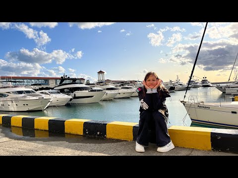 Видео: Влог Море штормит// Поехали гулять в Сочи