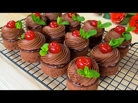 Видео: Приготовьте ВКУСНЕЙШИЕ вишнево-шоколадные десерты за 10 минут! 🧁
