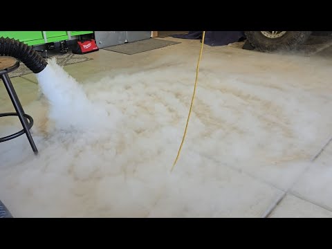 Видео: Самодельный генератор низкого тумана на Хэллоуин, без льда!